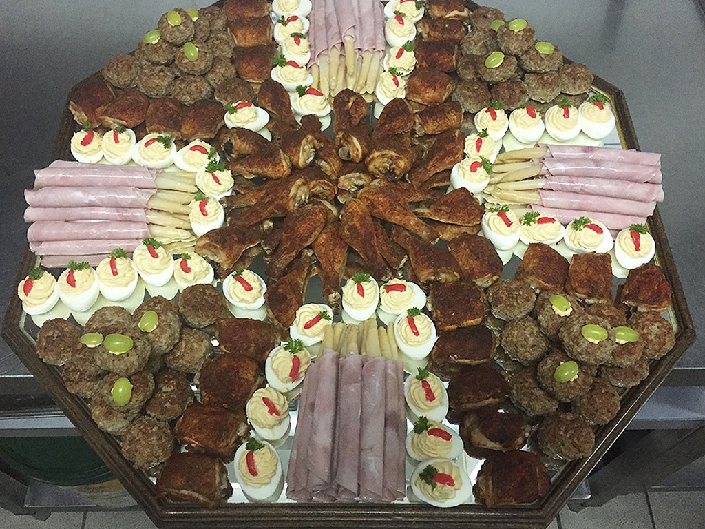 Partyservice & Catering für die private Feier mit Wurstplatte
